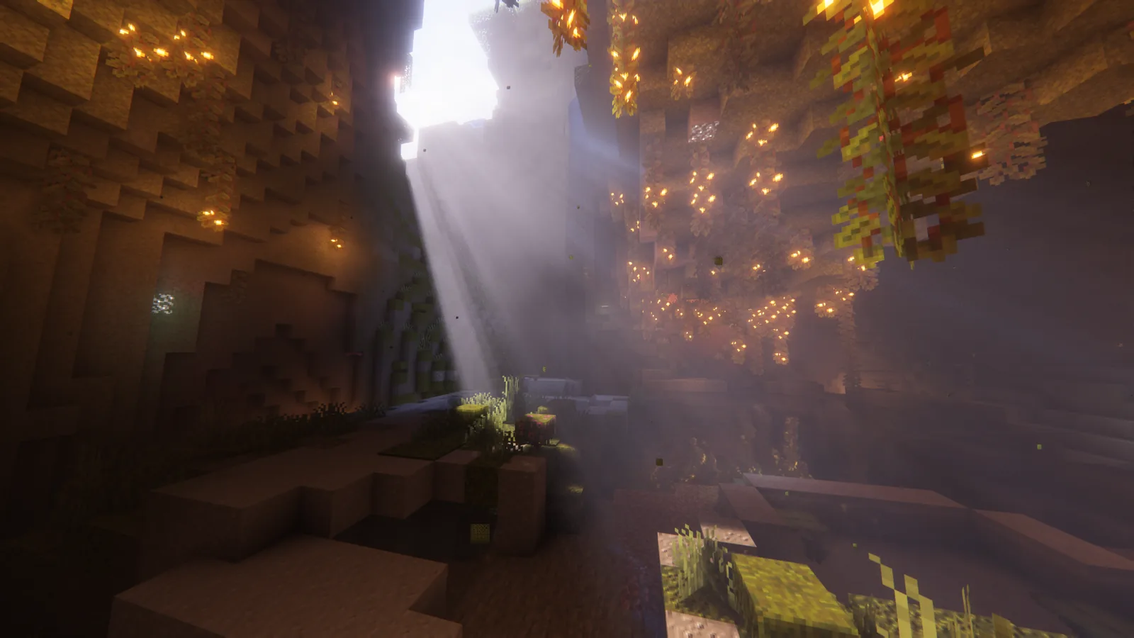 A Minecraft sunset with clouds near the horizon